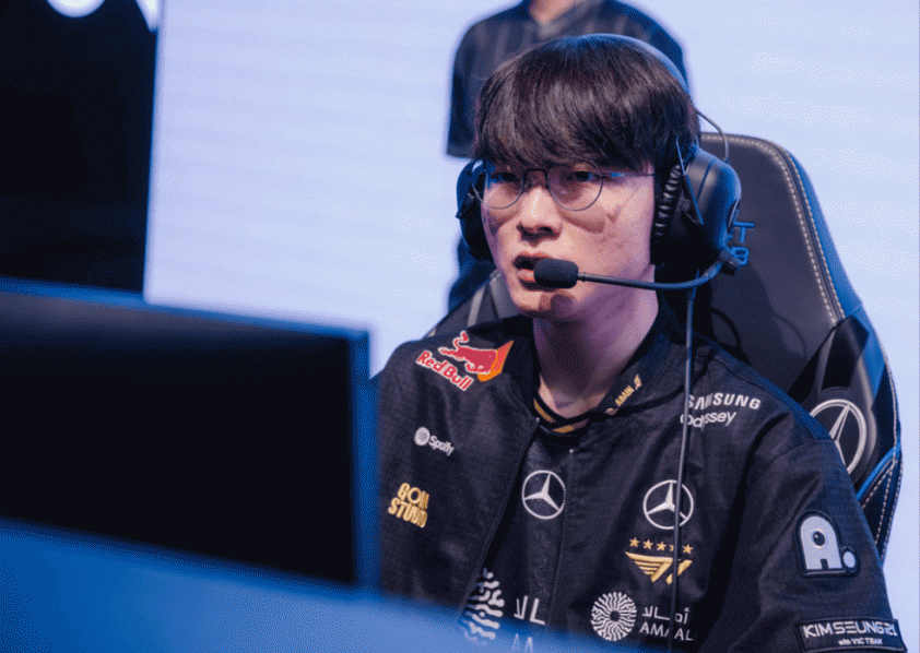 Faker và Chovy trong trận đấu