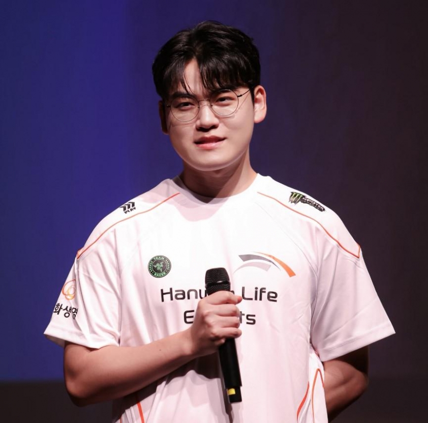 Hình ảnh HLE với dàn tuyển thủ mới