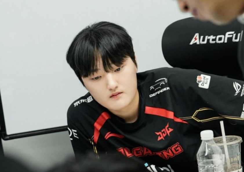 So sánh Peyz và Aiming Peyz và Aiming trên đấu trường chuyên nghiệp