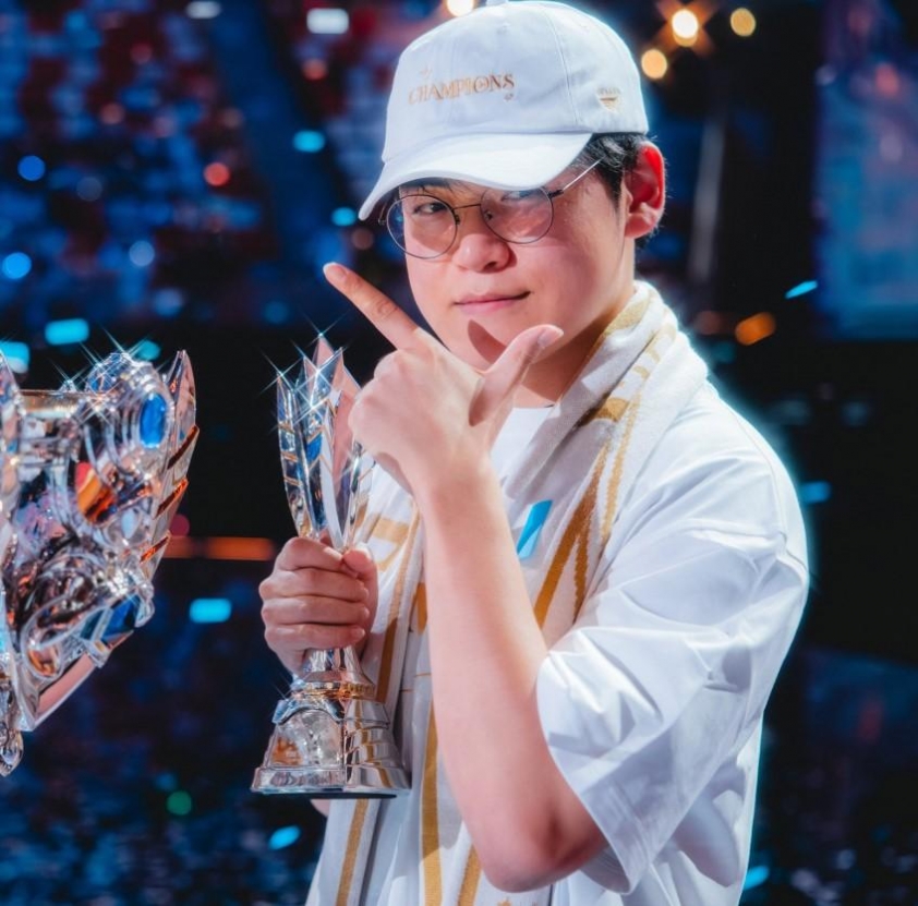 Gumayusi: 'Nếu không phải T1, đội tuyển này đáng lẽ đã vô địch CKTG 2025' Gumayusi chia sẻ về đội tuyển AL