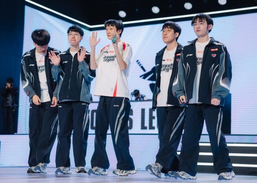 T1 vượt qua AL tại CKTG 2025 T1 thi đấu quyết liệt trước AL